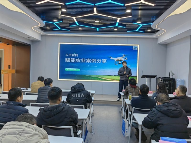 在当今数字化时代，工业物联网（IIoT）正以前所未有的速度改变着制造业的面貌。通过将物理设备与互联网连接起来，企业能够实现更高效、智能的生产流程。